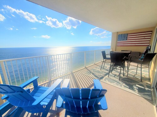 Ocean-Front End-Unit! Panoramic Views, Free Beach Service & Expansive Balcony