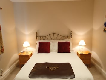 Main bedroom with 5ft width Queen size bed