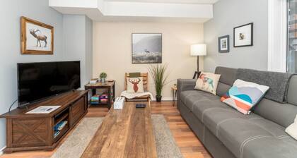 The Norquay | Pet-Friendly 2 Bed + Mtn View