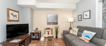 The Norquay | Pet-Friendly 2 Bed + Mtn View