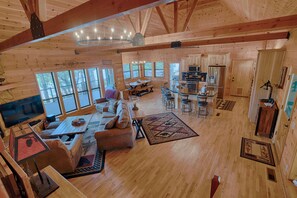 Smart TV, fireplace, DVD player - Lakefront Property on Rainbow Lake!!! (Pinetop-Lakeside)