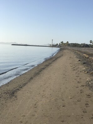 Beach nearby, sun-loungers, beach towels