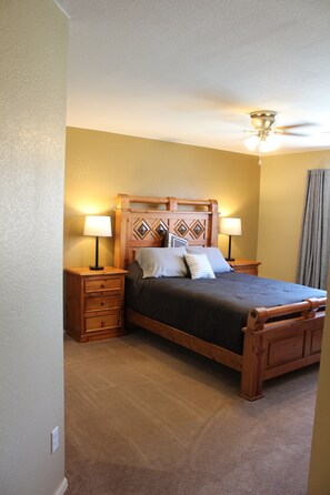 3 bedrooms, desk, iron/ironing board, travel cot