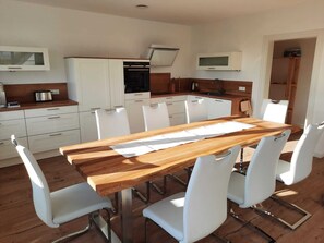 Dining - New, exclusive vacation home close to the beach with sauna, 3 bedrooms, fireplace, garage, (Dranske-Lancken)