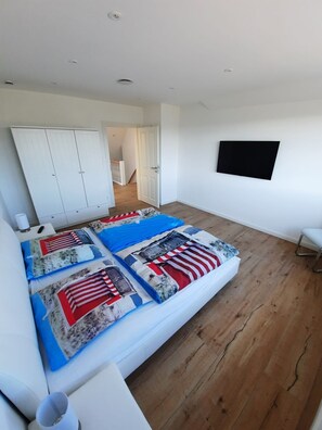3 bedrooms, iron/ironing board, travel crib, free WiFi - New, exclusive vacation home close to the beach with sauna, 3 bedrooms, fireplace, garage, (Dranske-Lancken)
