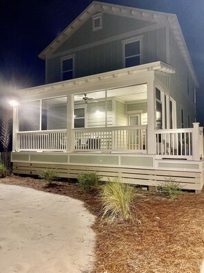 المنشأة من الخارج