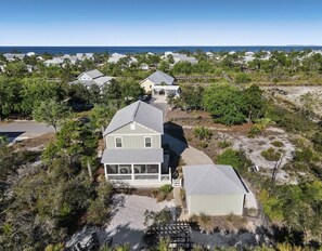 المنشأة من الخارج