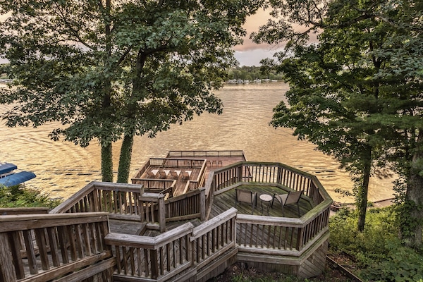 Our spacious multi-level deck that overlooks Lake Freeman