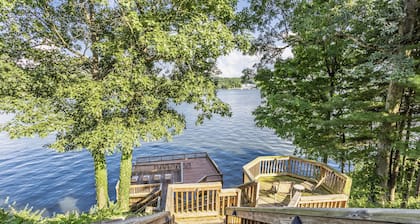 Lakeside Cottage w/ Spacious Multi-level Deck and Outdoor Living Space