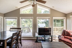 Smart TV, DVD player