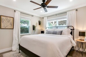 2 室のベッドルーム、アイロン / アイロン台、WiFi、ベッドシーツ