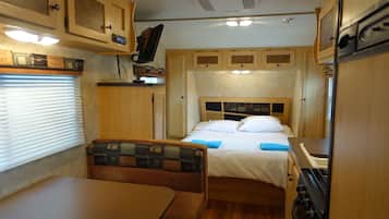 1 bedroom, iron/ironing board, free WiFi, bed sheets