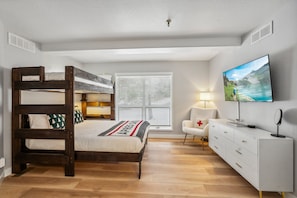2 chambres, fer et planche à repasser, Wi-Fi, draps fournis