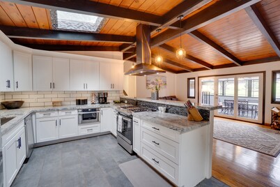 ★ Baywood Redwood Retreat-7BD- Luxury / Rejuvenate.