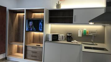 Fridge, microwave, coffee/tea maker, electric kettle