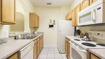 冰箱、微波炉、烤箱、炉灶