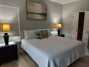 3 slaapkamers, een bureau, een strijkplank/strijkijzer, gratis wifi