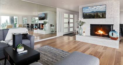 Skyline - entire modern 3-bedroom house with game room, sauna and views!