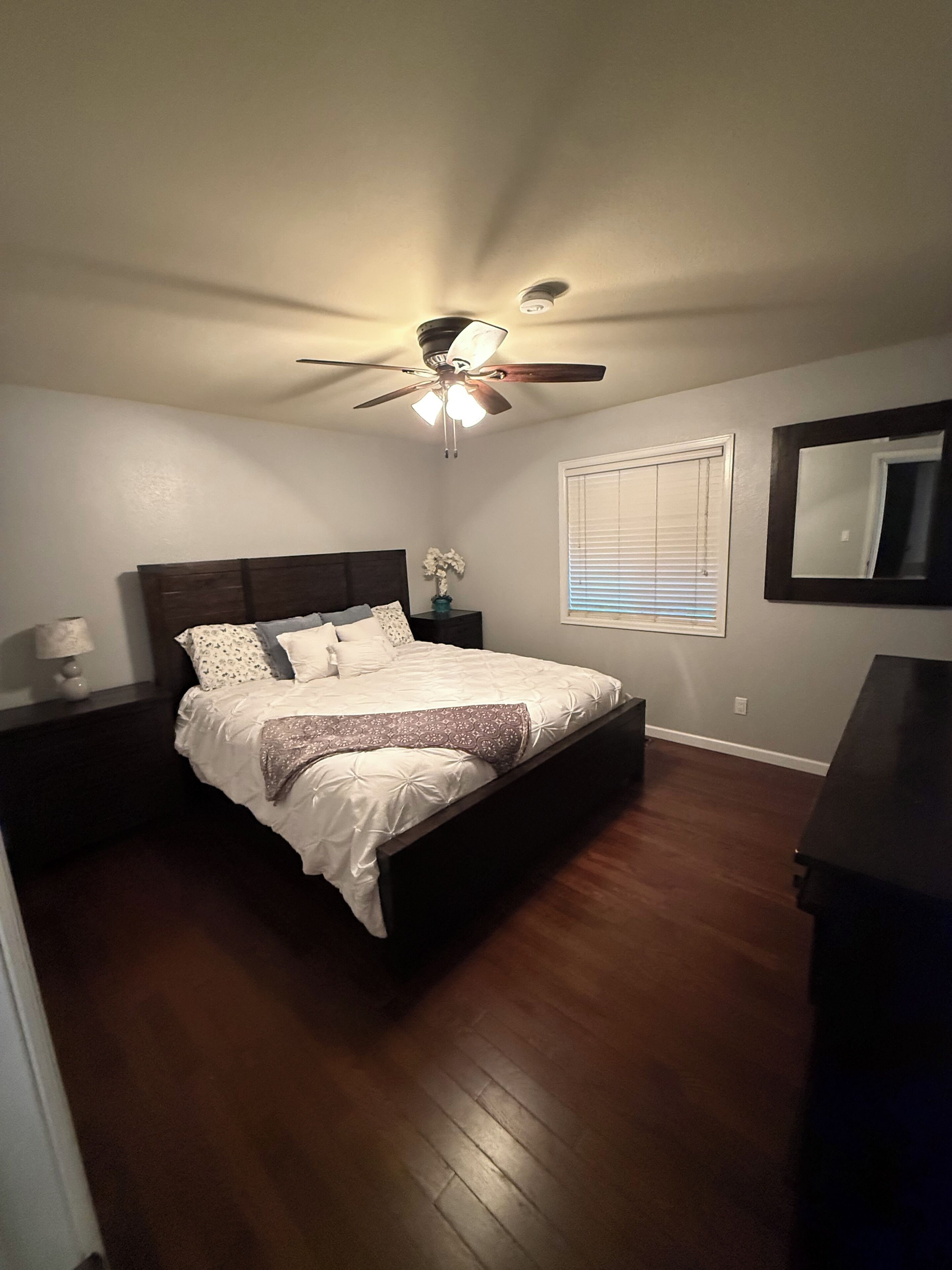 3 habitaciones, tabla de planchar con plancha y wifi gratis 