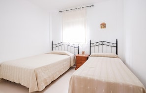 2 bedrooms, bed sheets - 3 bedroom awesome home in Matalascañas (Matalascañas)
