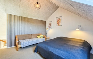 1 bedroom, travel crib, free WiFi