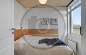 1 bedroom, travel crib, free WiFi