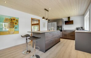 Fridge, microwave, dishwasher, coffee/tea maker
