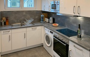 Kühlschrank, Herdplatte, Geschirrspüler