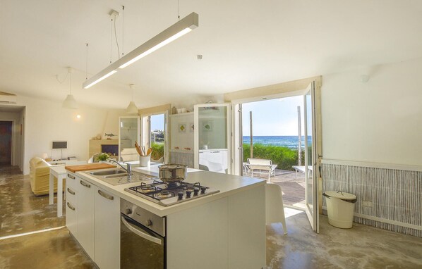 Kühlschrank, Herdplatte, Geschirrspüler