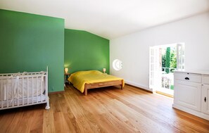 7 bedrooms, iron/ironing board, travel crib, free WiFi