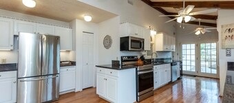 Fantastic for a small family or multiple families!
Also check vrbo.com/3702514