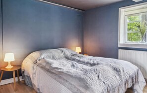 4 bedrooms, travel crib, free WiFi