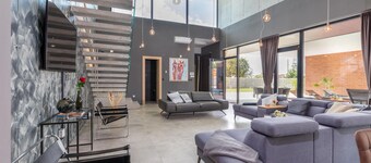 Stunning home in Liznjan with WiFi