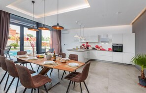 Dining - Stunning home in Liznjan with WiFi (Liznjan)