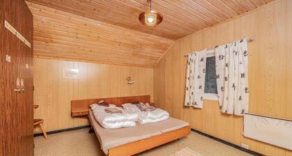 5 bedroom pet friendly home in Vestnes