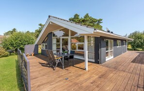 Outdoor dining - 2 bedroom cozy home in Gedser (Gedser)