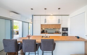 Kühlschrank, Ofen, Herdplatte, Geschirrspüler