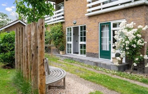 Terrace/patio - Cozy apartment in Zoutelande with WiFi (Zoutelande)