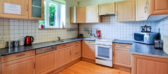 Lovely home in VIRE NORMANDIE with WiFi
