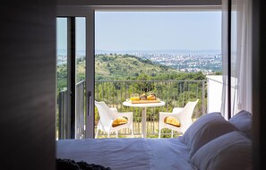 3 عدّة غرف نوم وسرير سفر وواي فاي مجانًا وملاءات أسرّة