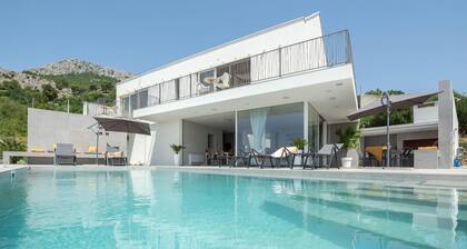 Gorgeous home in Klis