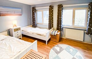 2 Schlafzimmer, Reisekinderbett, kostenloses WLAN