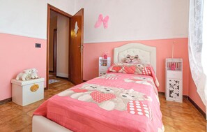 3 bedrooms, free WiFi, bed sheets - 3 bedroom awesome home in Pietrasanta (Pietrasanta)