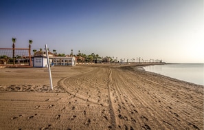 Platja a a prop