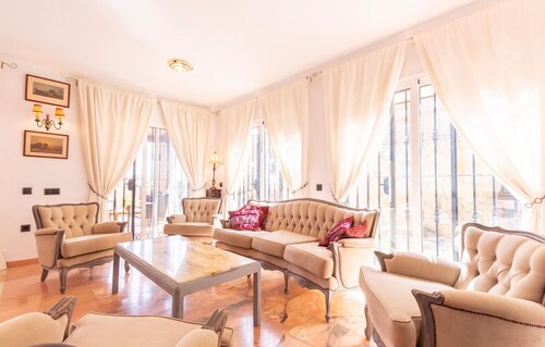Beautiful home in Benalmádena