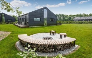 المنطقة المحيطة بالمنشأة