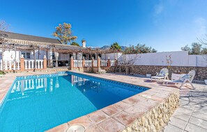 Pool - Awesome home in Padul (Padul)