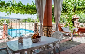 Outdoor dining - Awesome home in Padul (Padul)