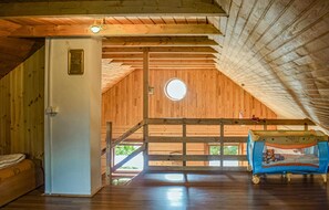 2 bedrooms, travel crib