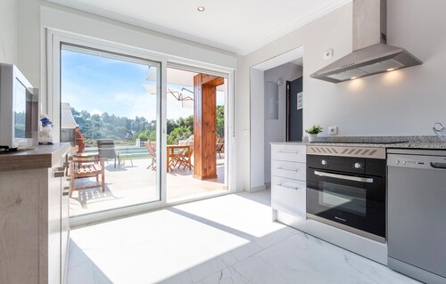 3 bedroom stunning home in Mezquitilla